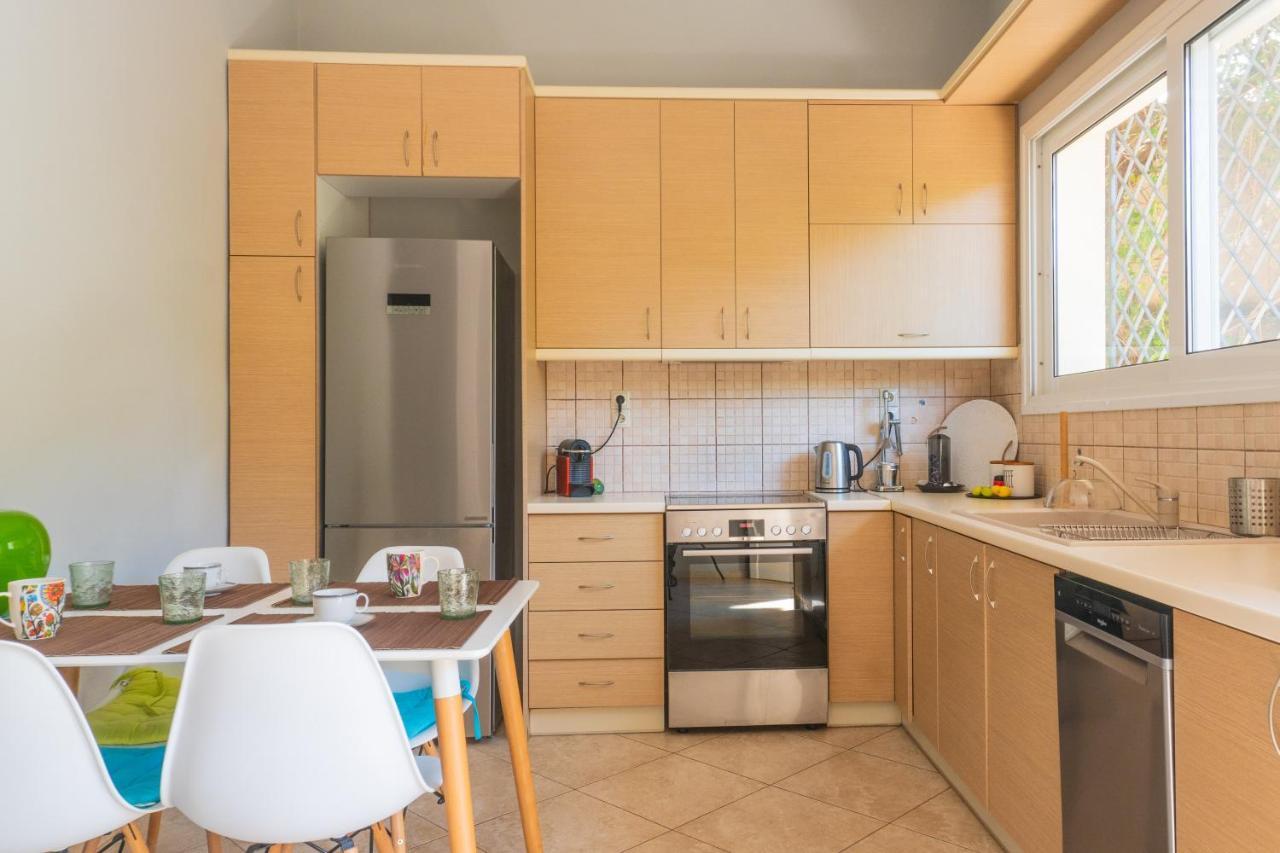 Bright 2Bd Apt, Garden View & Parking - Glyfada Athen Exterior foto