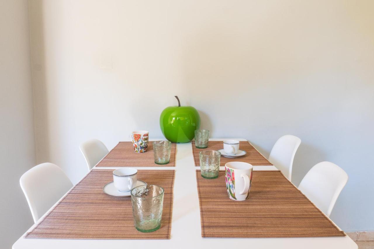 Bright 2Bd Apt, Garden View & Parking - Glyfada Athen Exterior foto