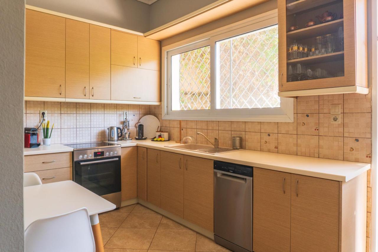 Bright 2Bd Apt, Garden View & Parking - Glyfada Athen Exterior foto